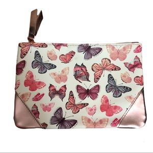 ⭐️Butterfly/Lavender Makeup Bag!⭐️